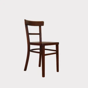 Krzesło bukowe Fameg Radomsko po renowacji – pełny widok